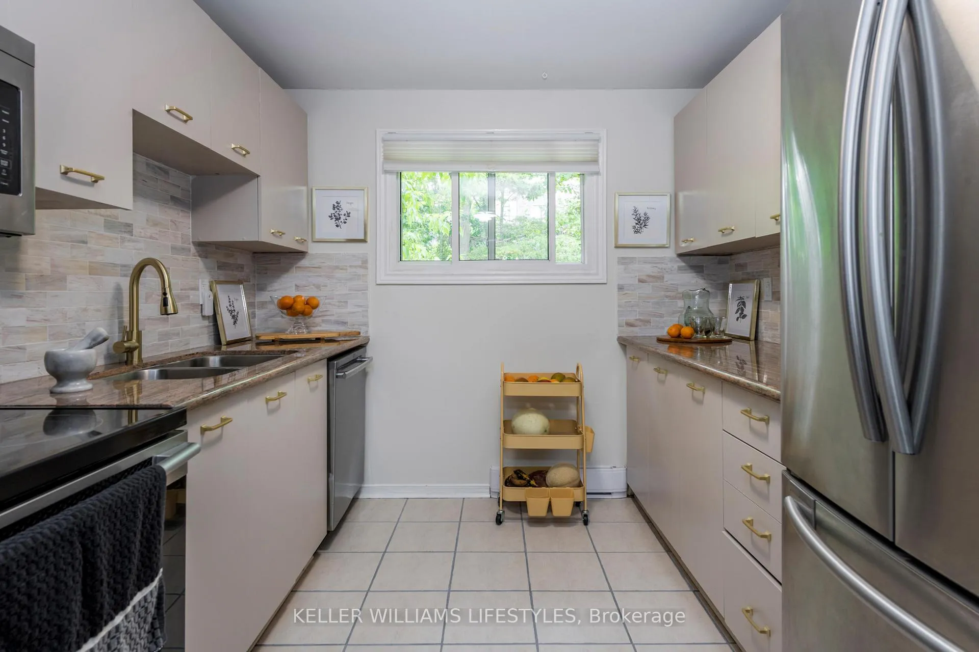 Photo 9 of 19 Quail Crescent, Barrie, Ardagh — HOMEH