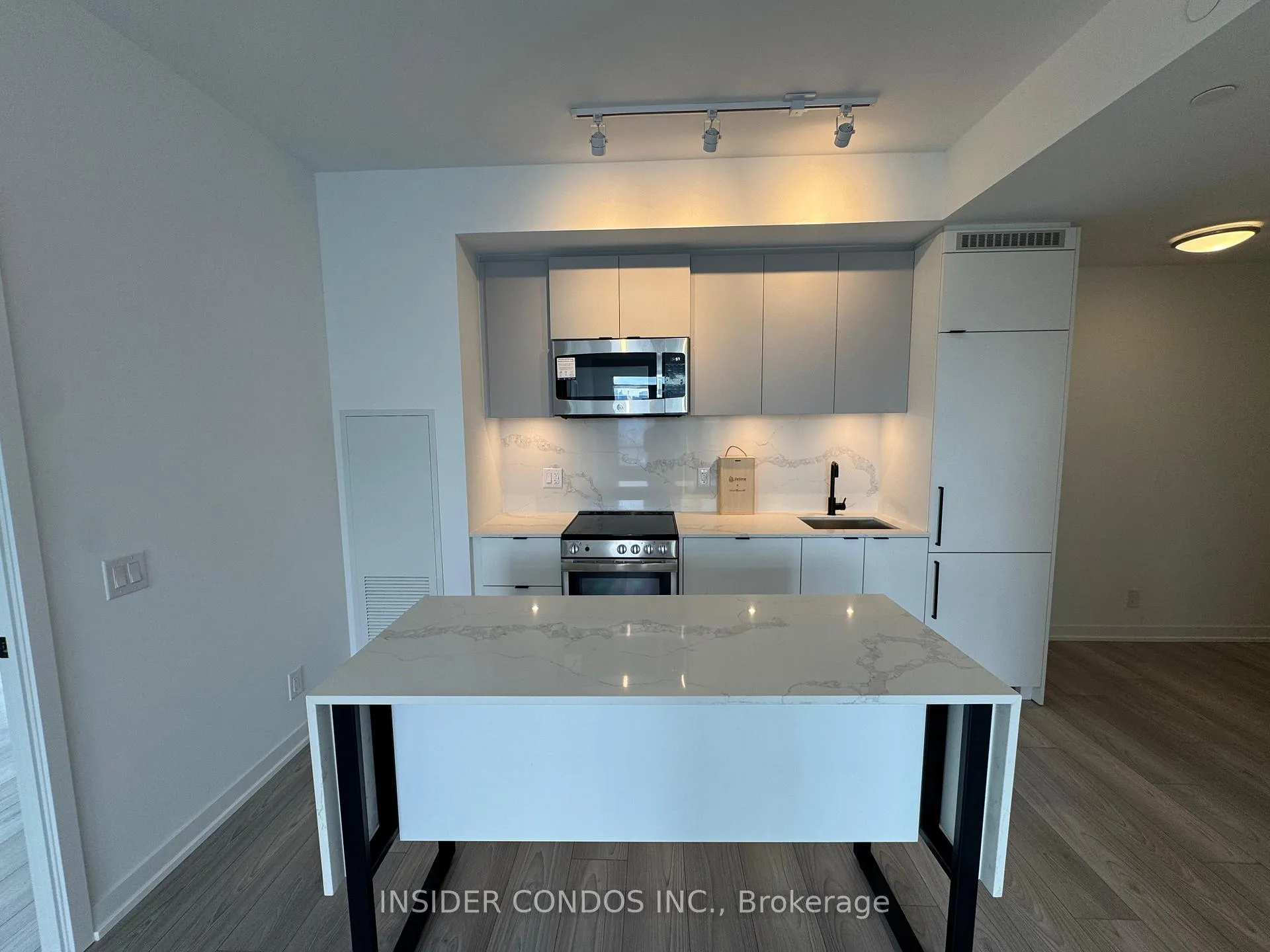 Photo 2 of Unit 1011, 285 Dufferin Street, Toronto, South Parkdale — HOMEH