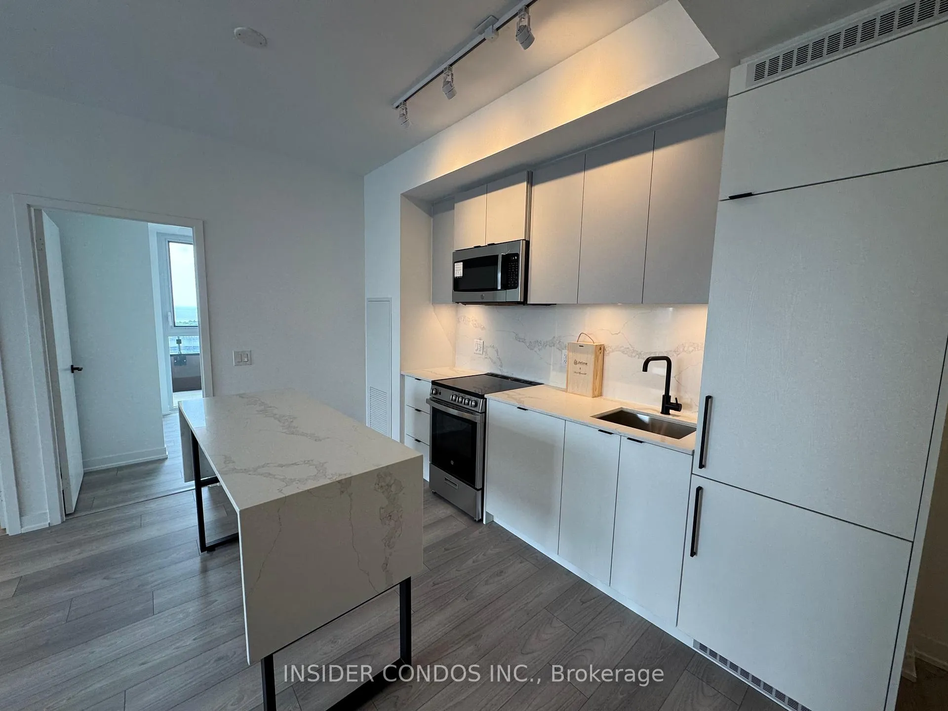 Photo 4 of Unit 1011, 285 Dufferin Street, Toronto, South Parkdale — HOMEH