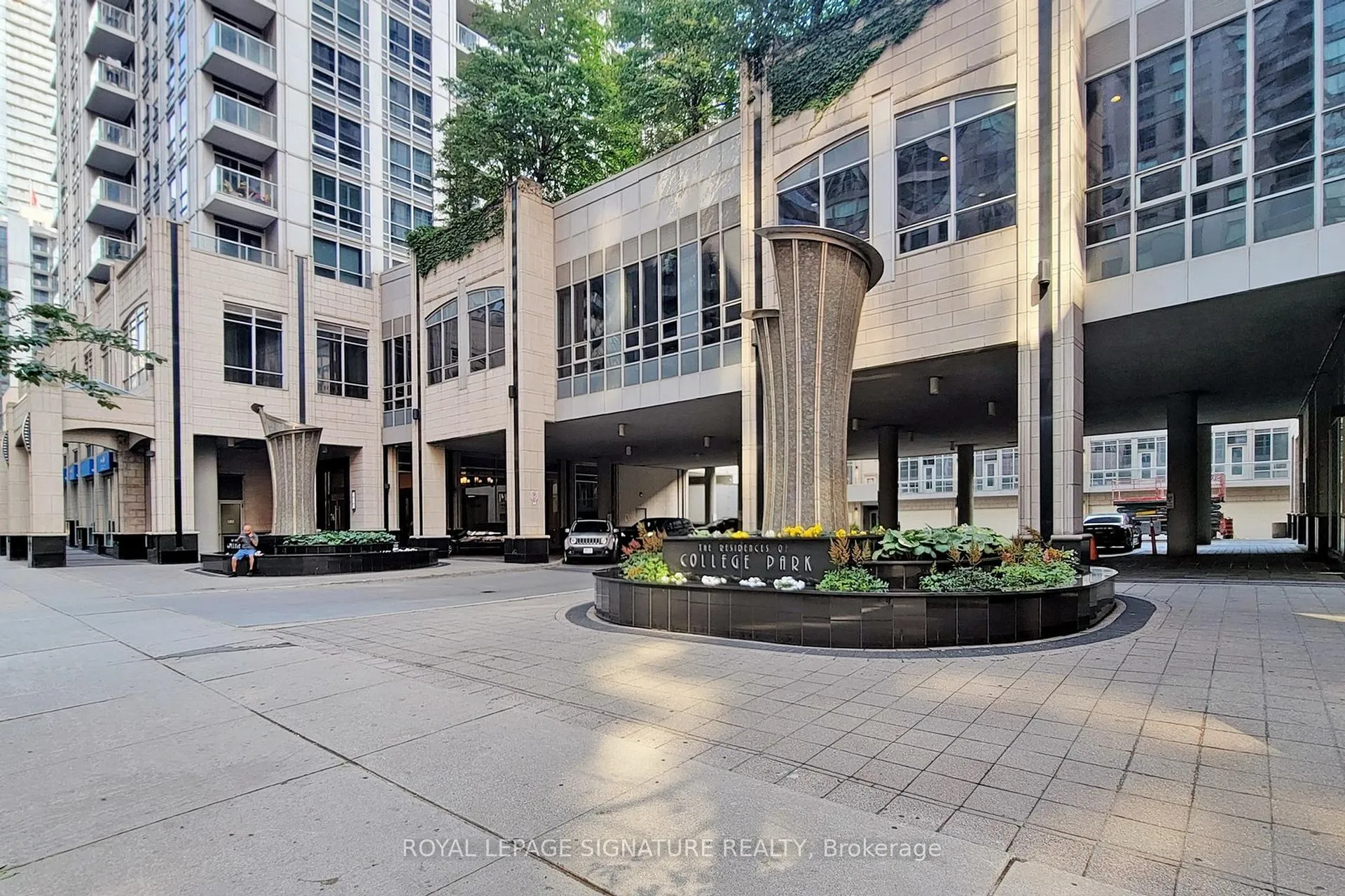 Photo 3 of Unit 1411, 763 Bay Street, Toronto, Bay Street Corridor — HOMEH