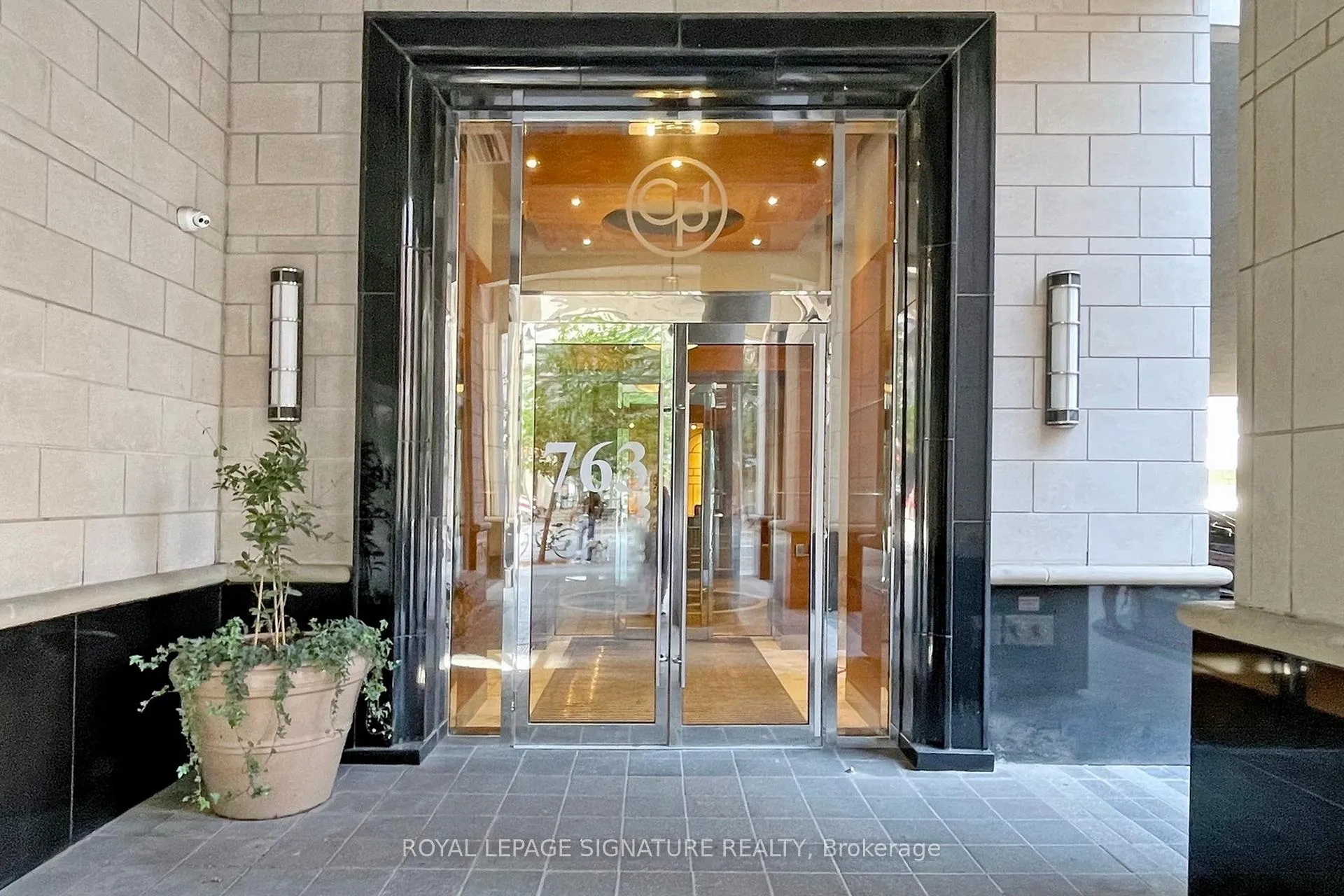 Photo 4 of Unit 1411, 763 Bay Street, Toronto, Bay Street Corridor — HOMEH
