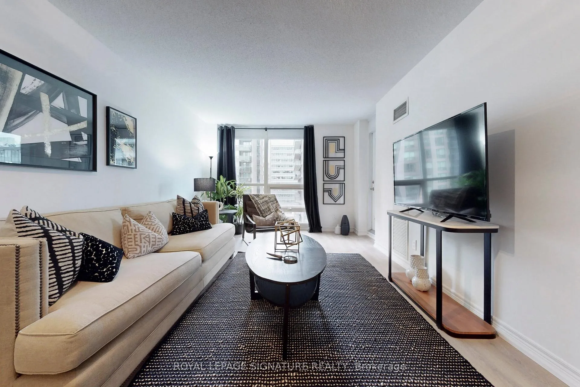 Photo 9 of Unit 1411, 763 Bay Street, Toronto, Bay Street Corridor — HOMEH