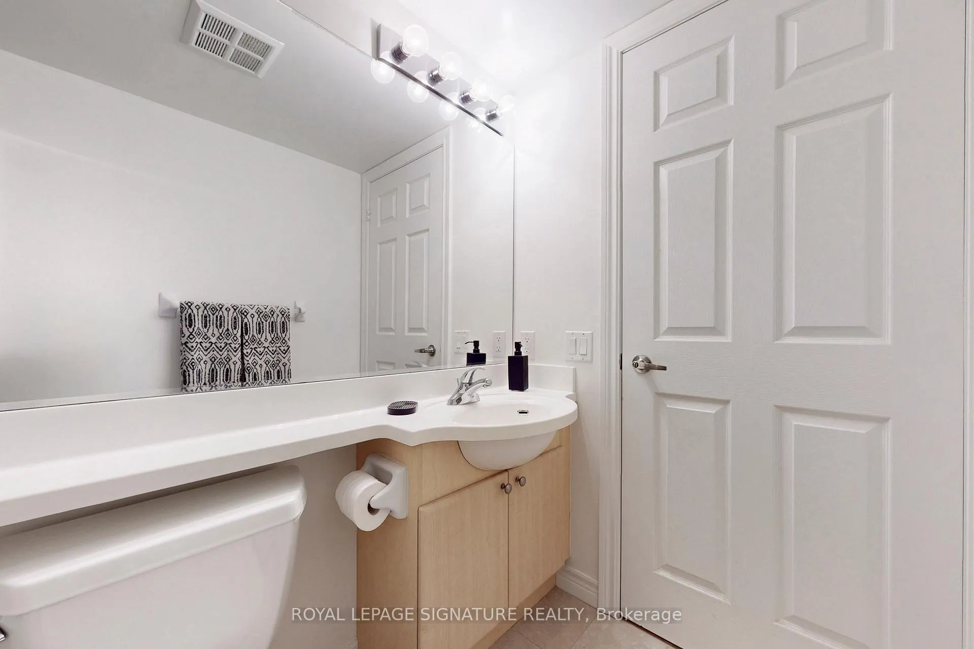 Photo 29 of Unit 1411, 763 Bay Street, Toronto, Bay Street Corridor — HOMEH