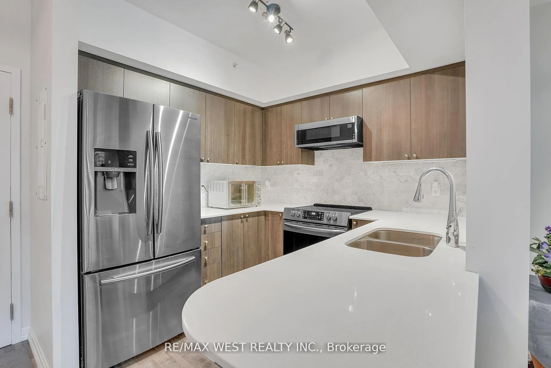 Photo 3 of Unit 309, 302 Essa Road, Barrie, Ardagh — HOMEH