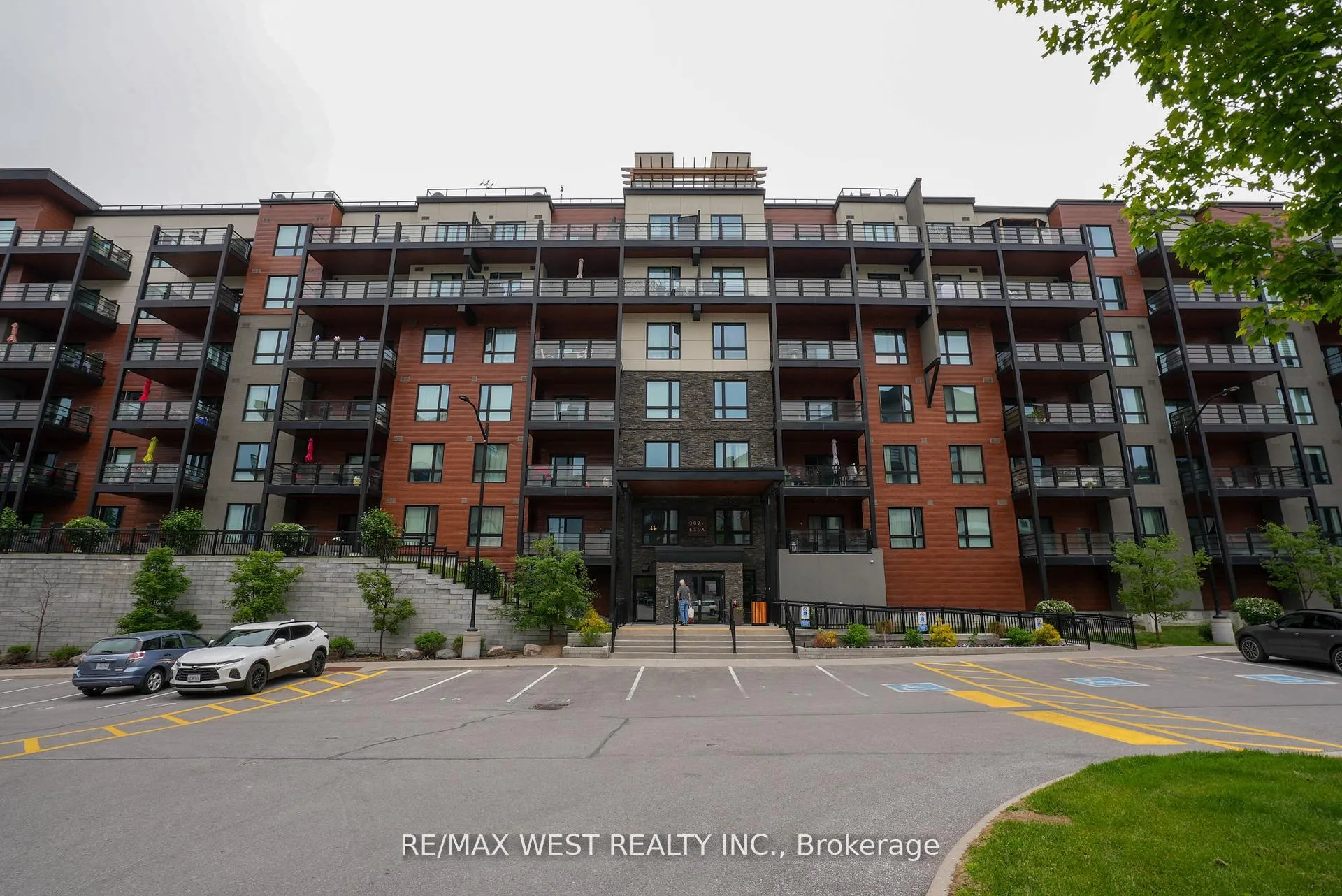 Photo 10 of Unit 309, 302 Essa Road, Barrie, Ardagh — HOMEH