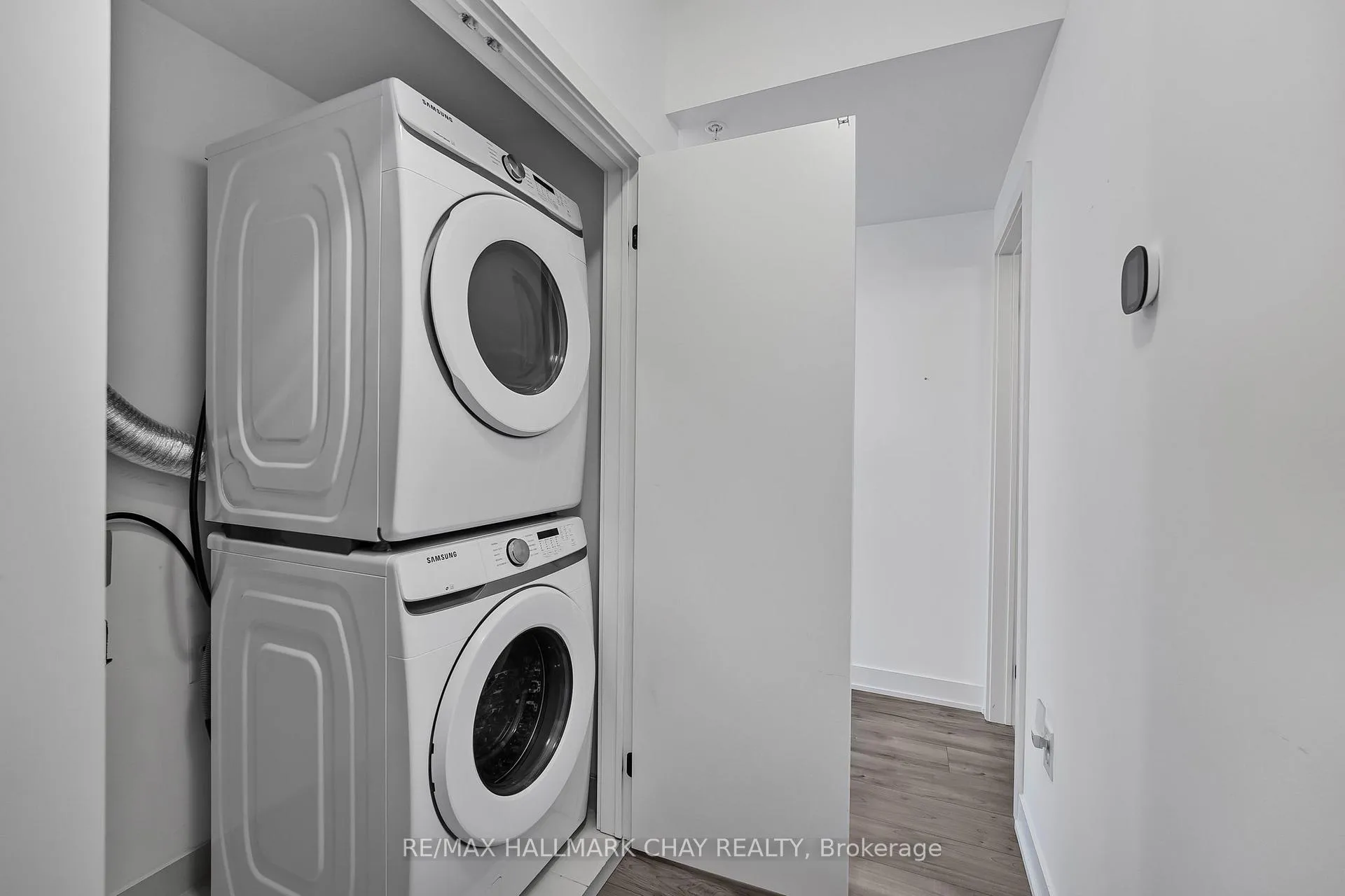 Photo 8 of Unit 208, 6 Spice Way, Barrie, Innis-Shore — HOMEH