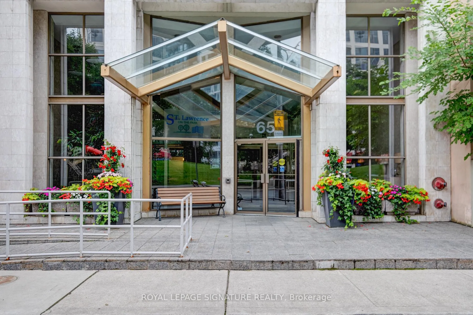 Photo 1 of Unit 422, 65 Scadding Avenue, Toronto, Waterfront Communities — HOMEH