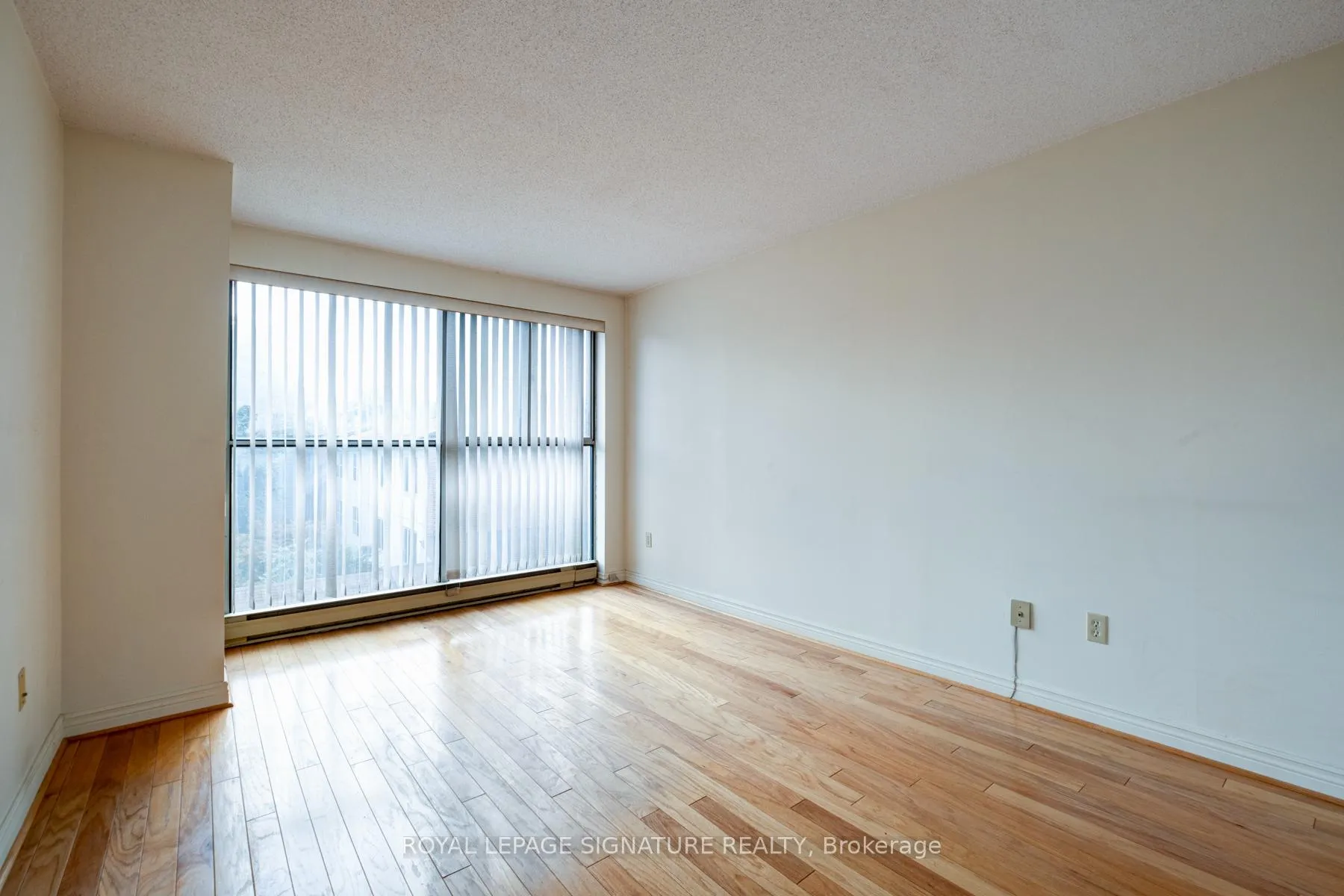 Photo 13 of Unit 422, 65 Scadding Avenue, Toronto, Waterfront Communities — HOMEH