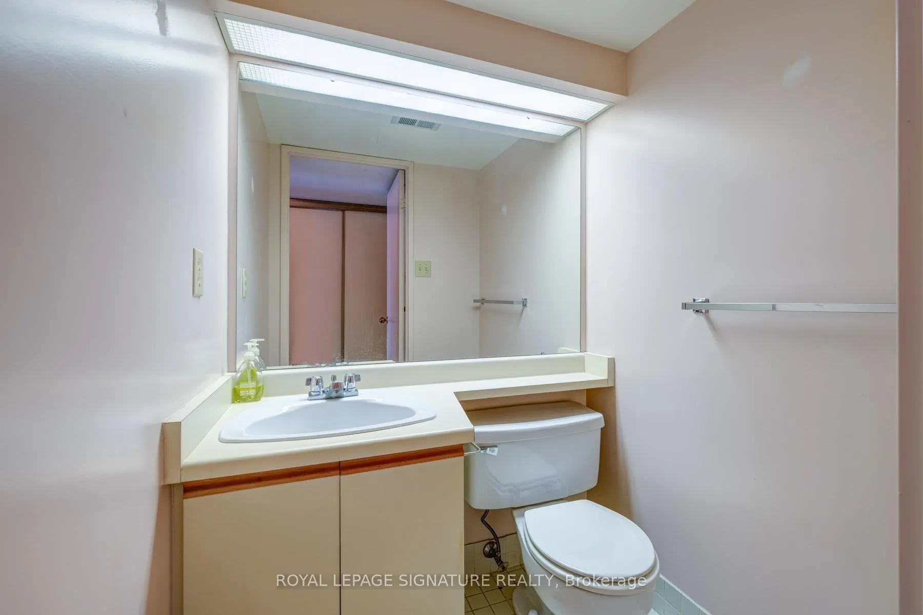 Photo 20 of Unit 422, 65 Scadding Avenue, Toronto, Waterfront Communities — HOMEH