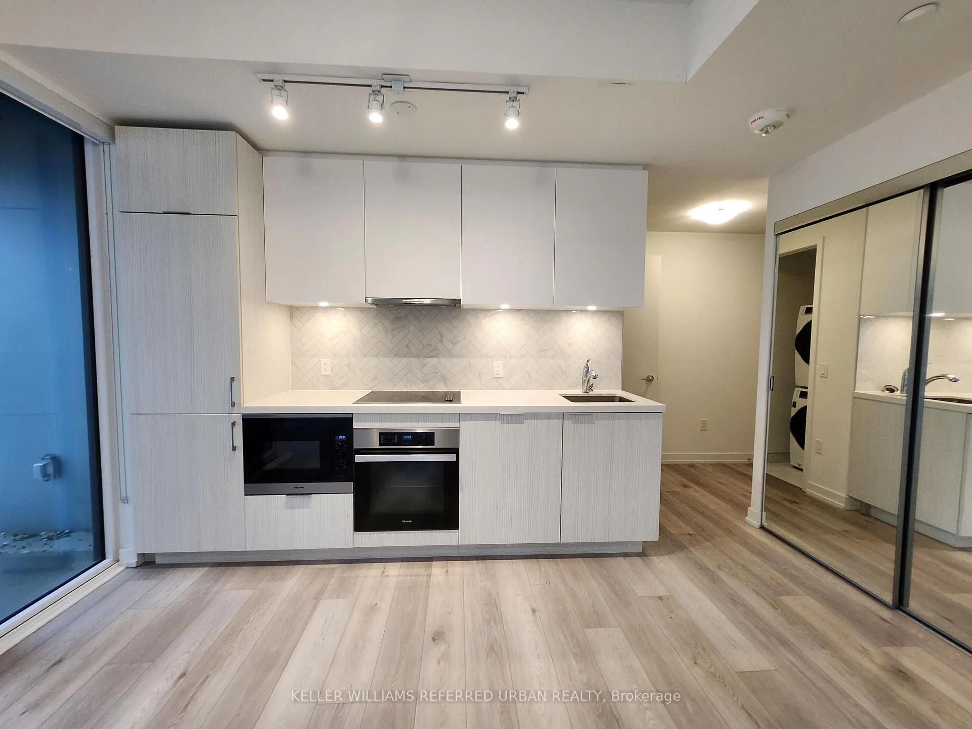 Photo 9 of Unit 915, 158 Front Street E, Toronto, Moss Park — HOMEH