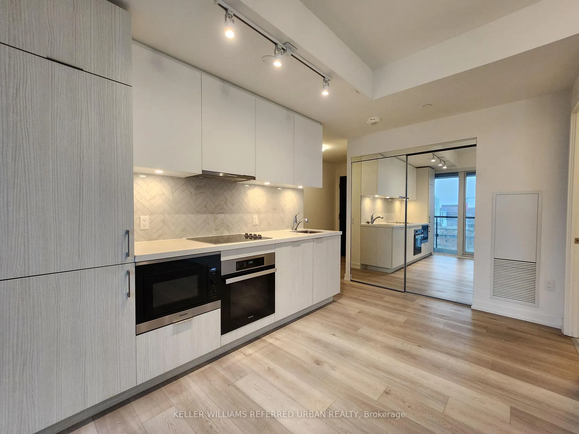 Photo 10 of Unit 915, 158 Front Street E, Toronto, Moss Park — HOMEH