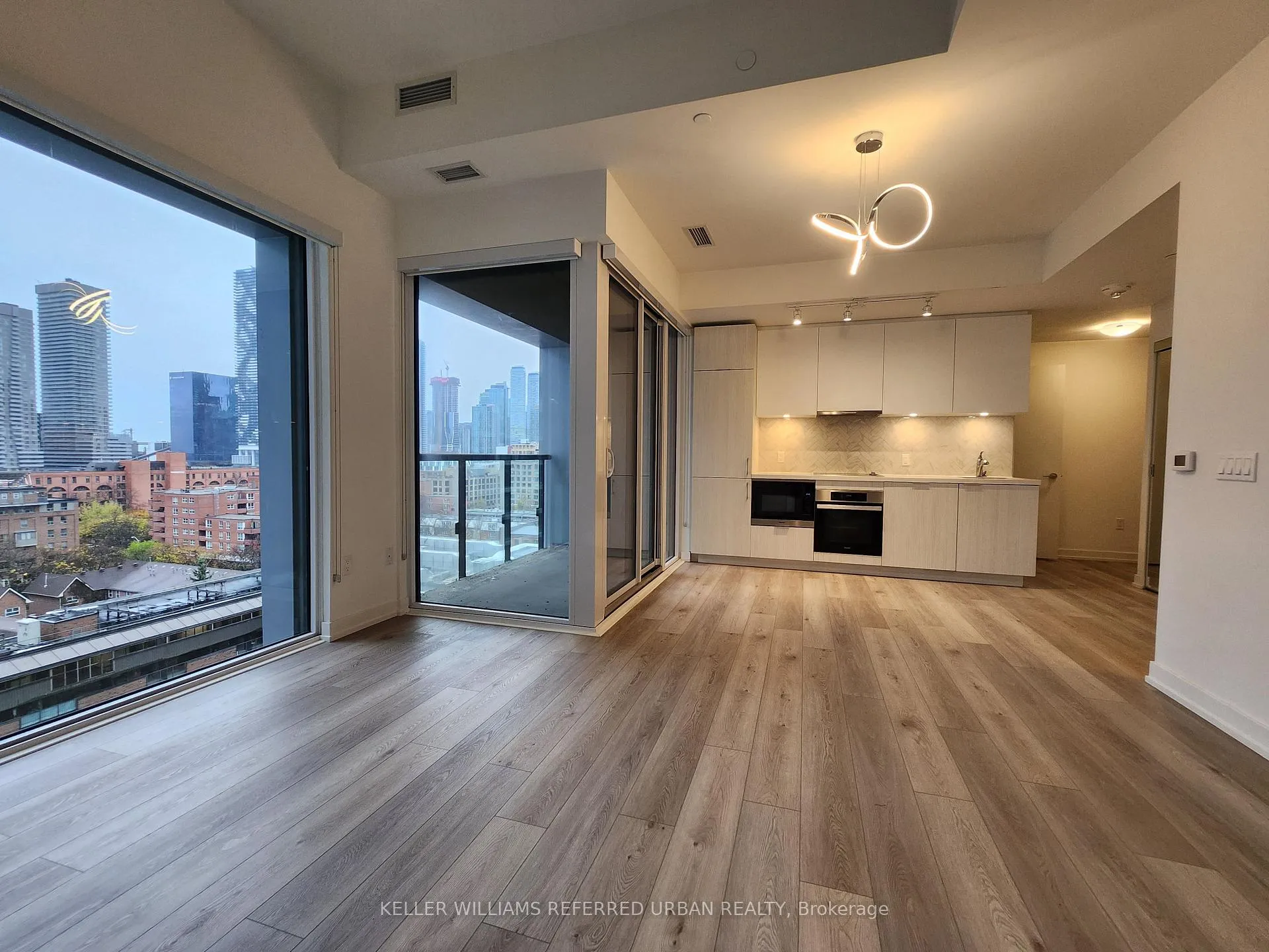 Photo 11 of Unit 915, 158 Front Street E, Toronto, Moss Park — HOMEH