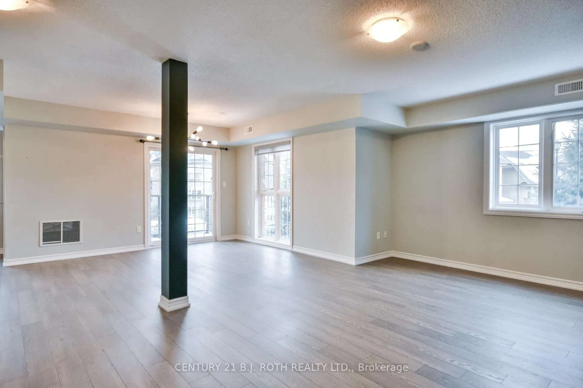 Photo 5 of Unit 7, 51 Ferndale Drive, Barrie, Ardagh — HOMEH