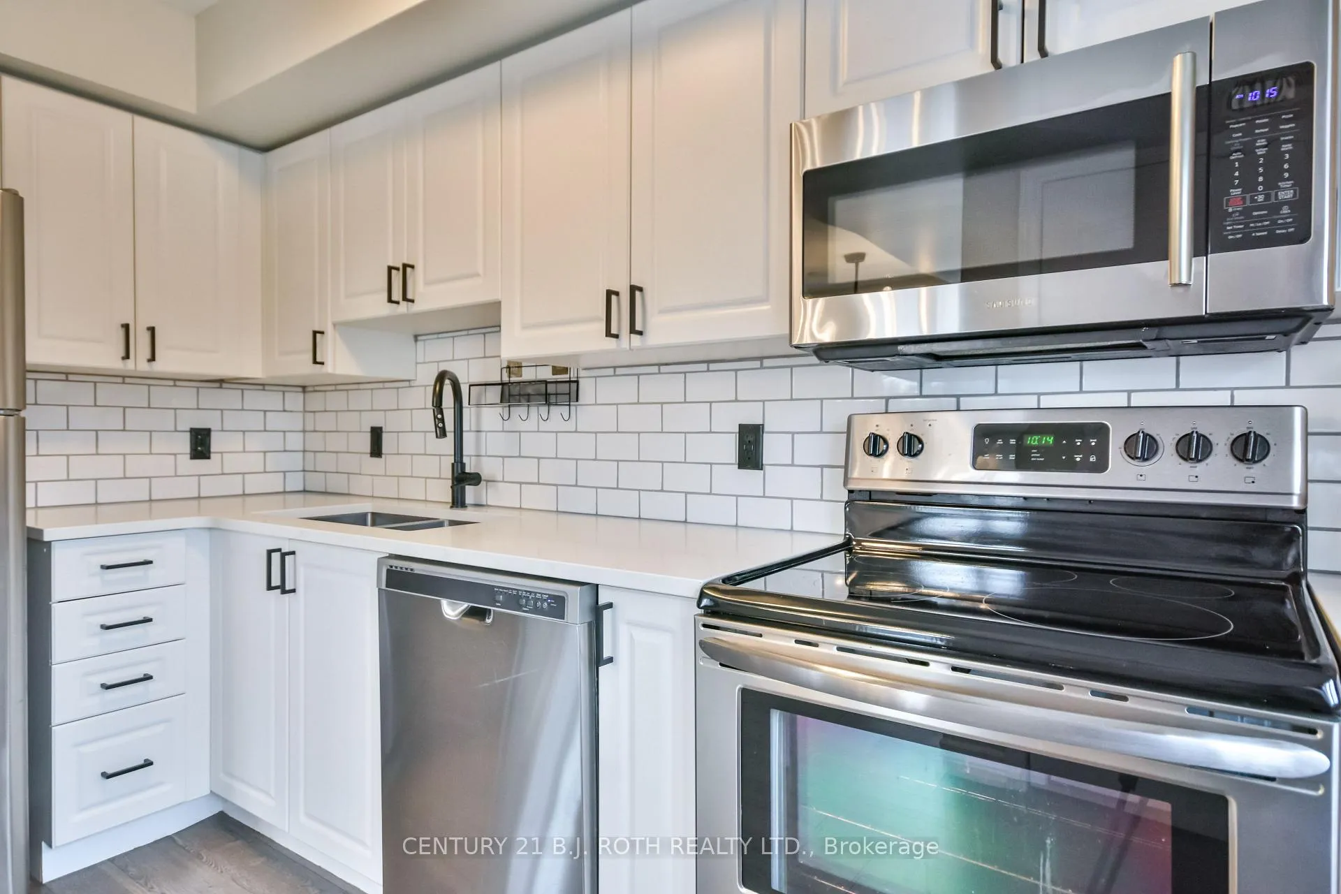 Photo 13 of Unit 7, 51 Ferndale Drive, Barrie, Ardagh — HOMEH