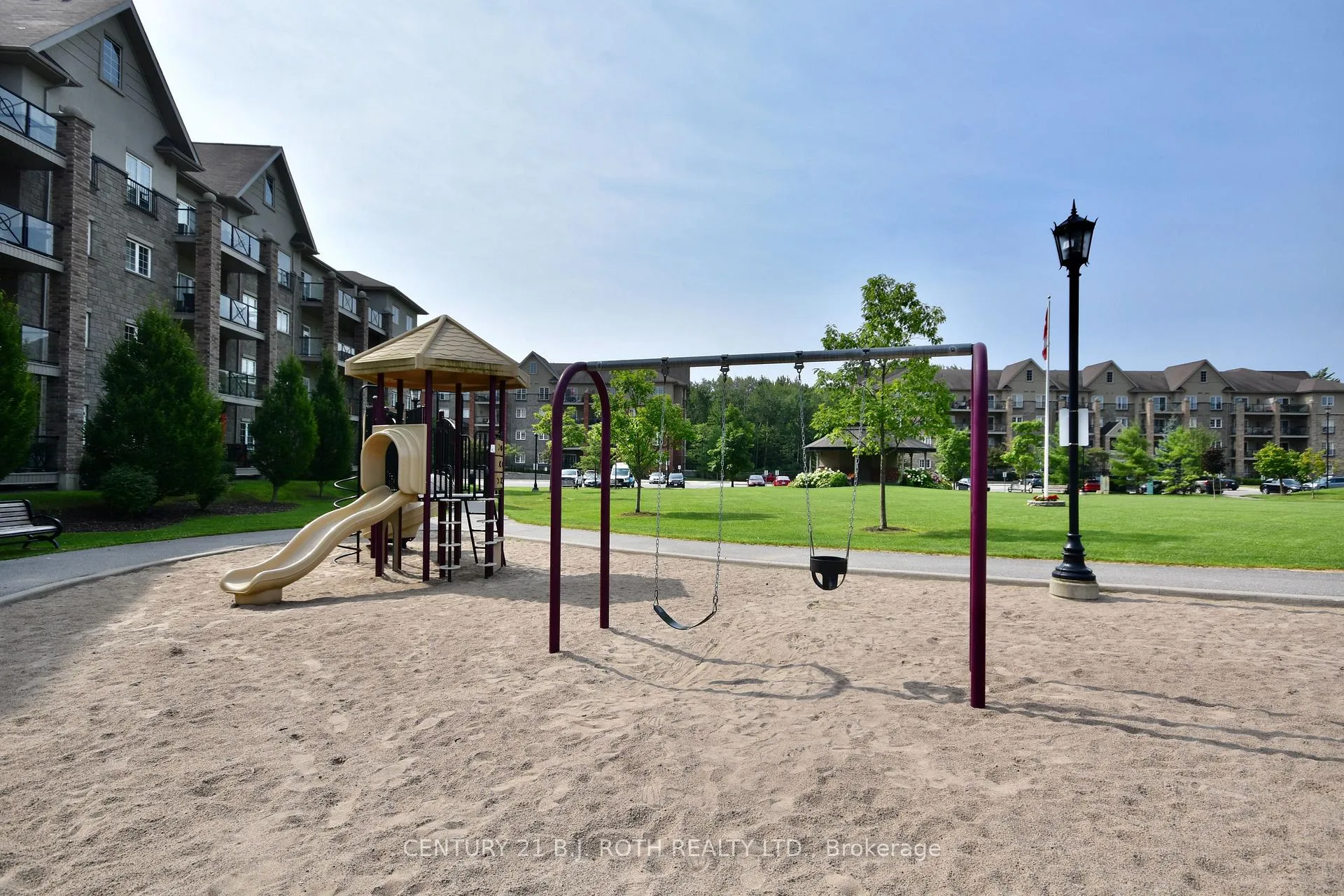 Photo 23 of Unit 7, 51 Ferndale Drive, Barrie, Ardagh — HOMEH