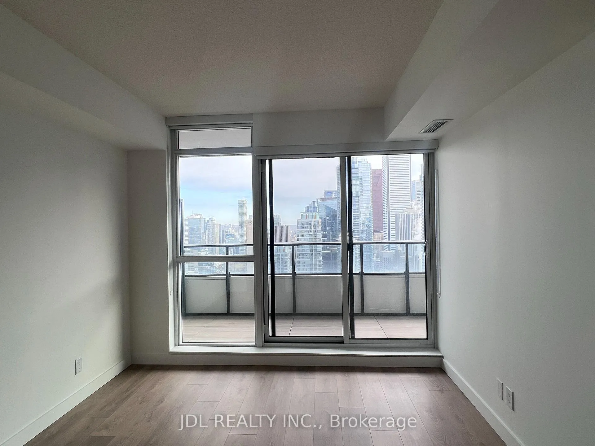 Photo 9 of Unit 5002, 38 Widmer Street, Toronto, Waterfront Communities — HOMEH