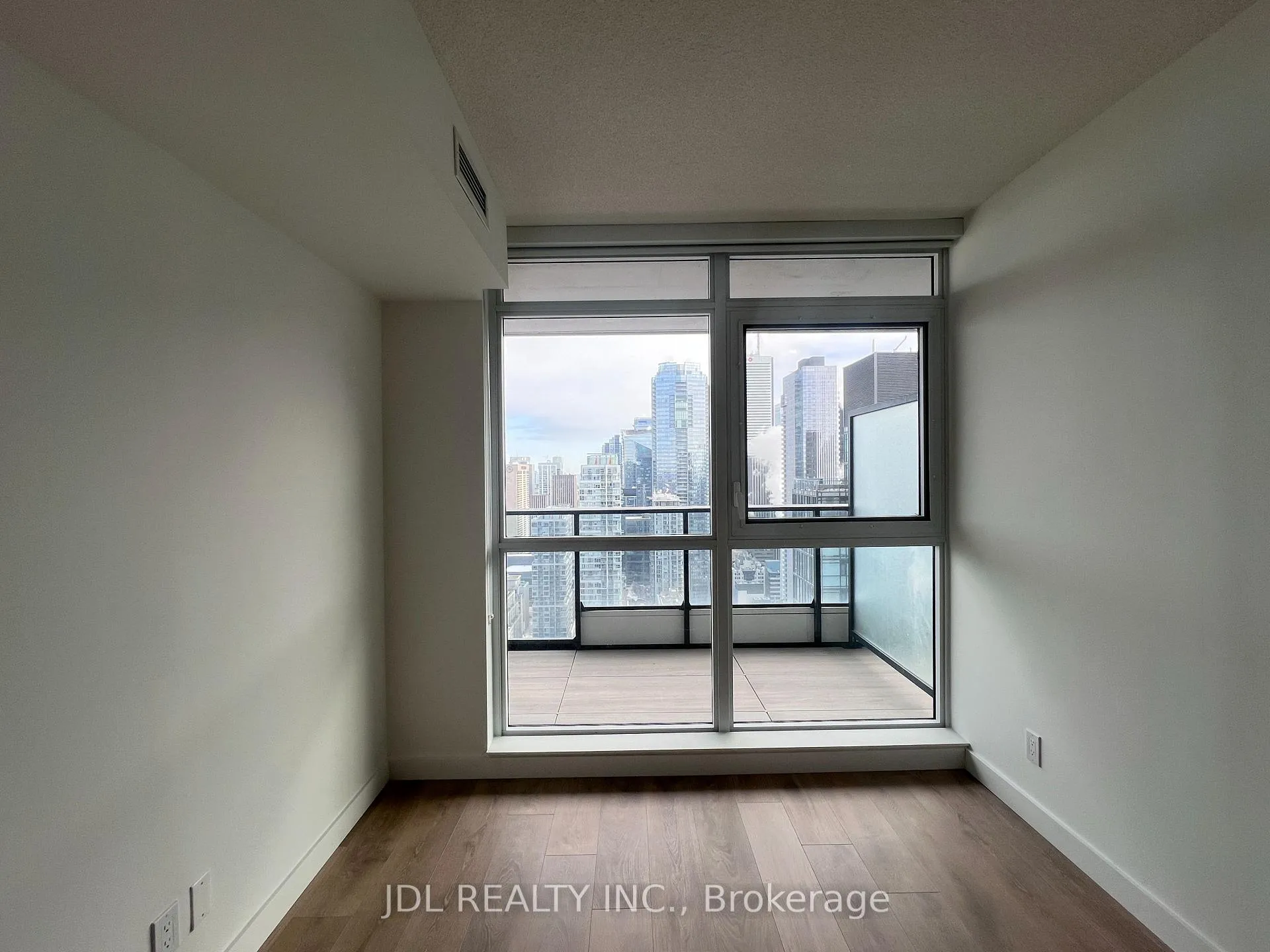 Photo 11 of Unit 5002, 38 Widmer Street, Toronto, Waterfront Communities — HOMEH