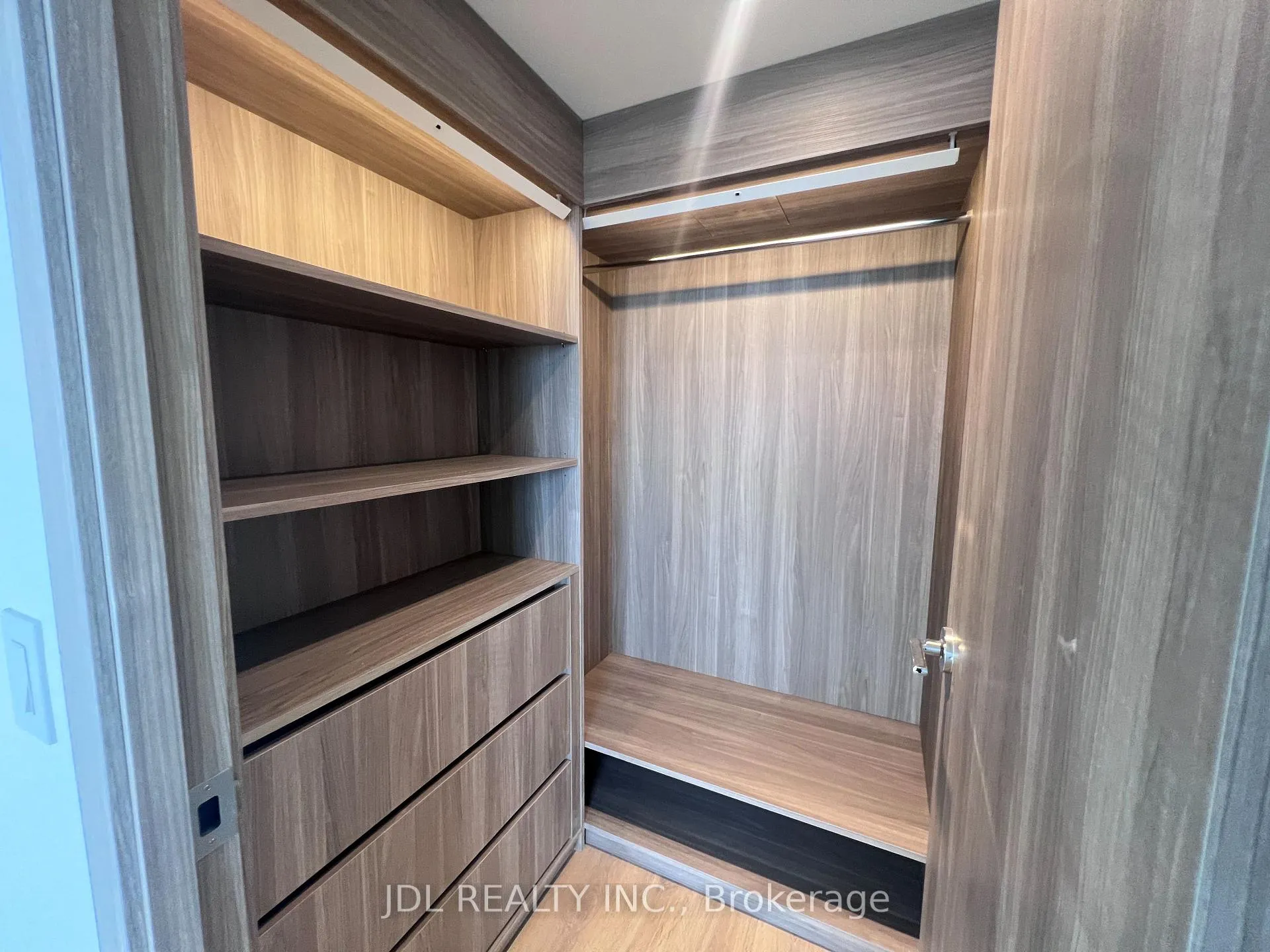 Photo 13 of Unit 5002, 38 Widmer Street, Toronto, Waterfront Communities — HOMEH