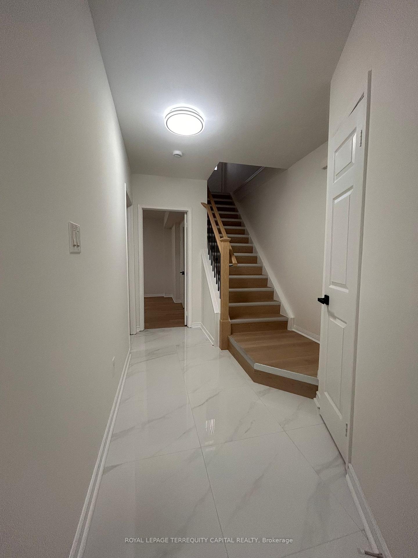 Photo 2 of Unit B, 353 Edgehill Drive, Barrie, Edgehill Drive — HOMEH
