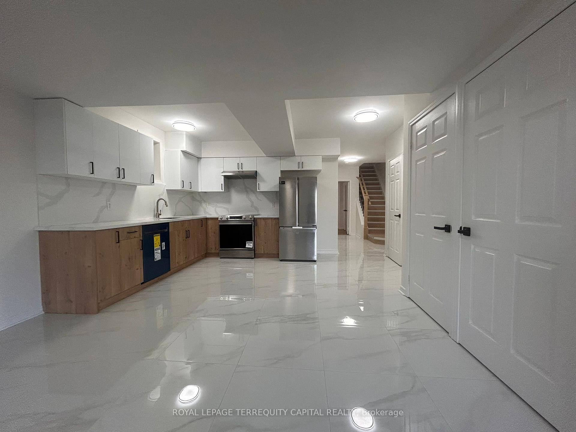Photo 4 of Unit B, 353 Edgehill Drive, Barrie, Edgehill Drive — HOMEH
