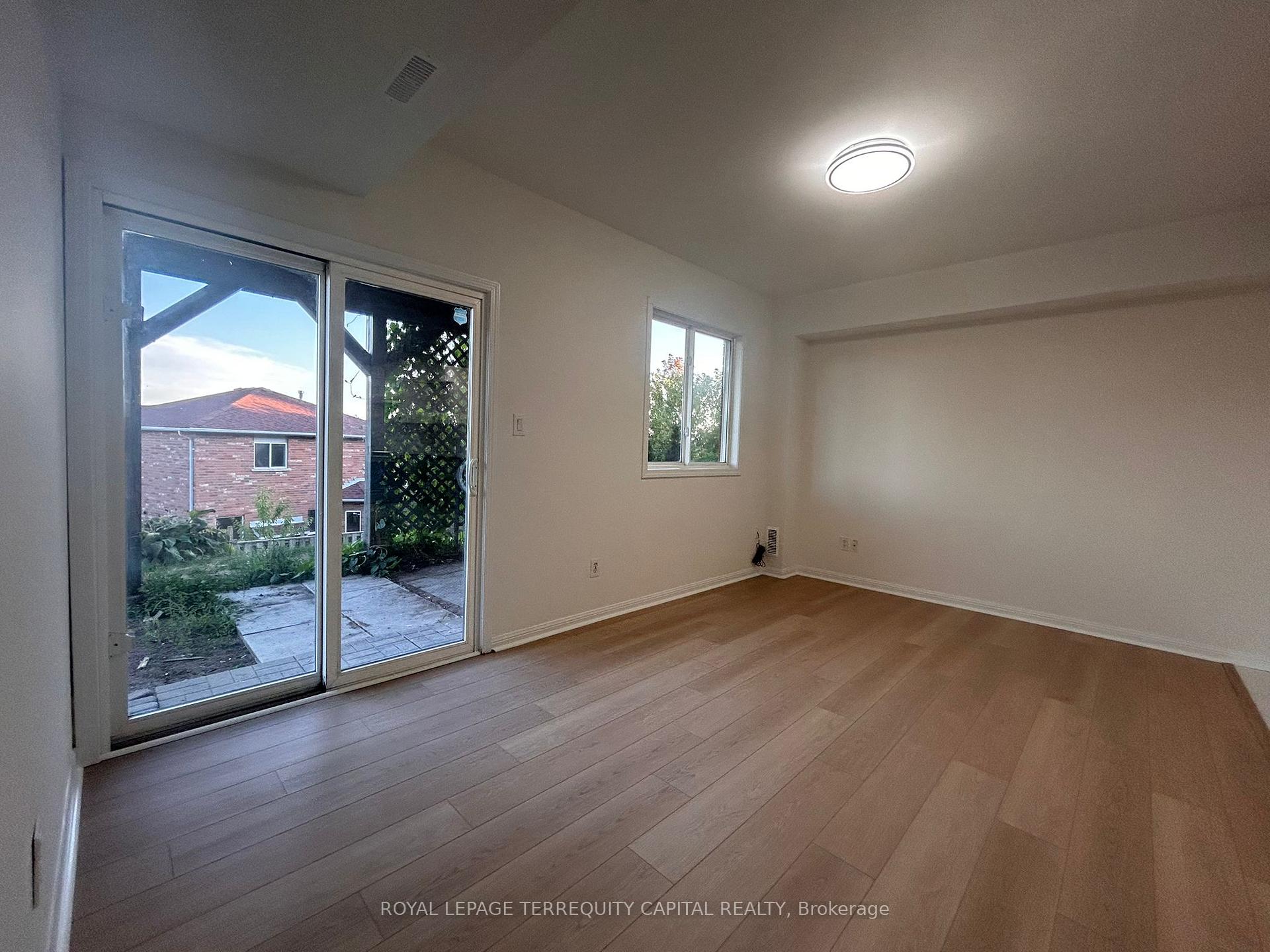 Photo 6 of Unit B, 353 Edgehill Drive, Barrie, Edgehill Drive — HOMEH