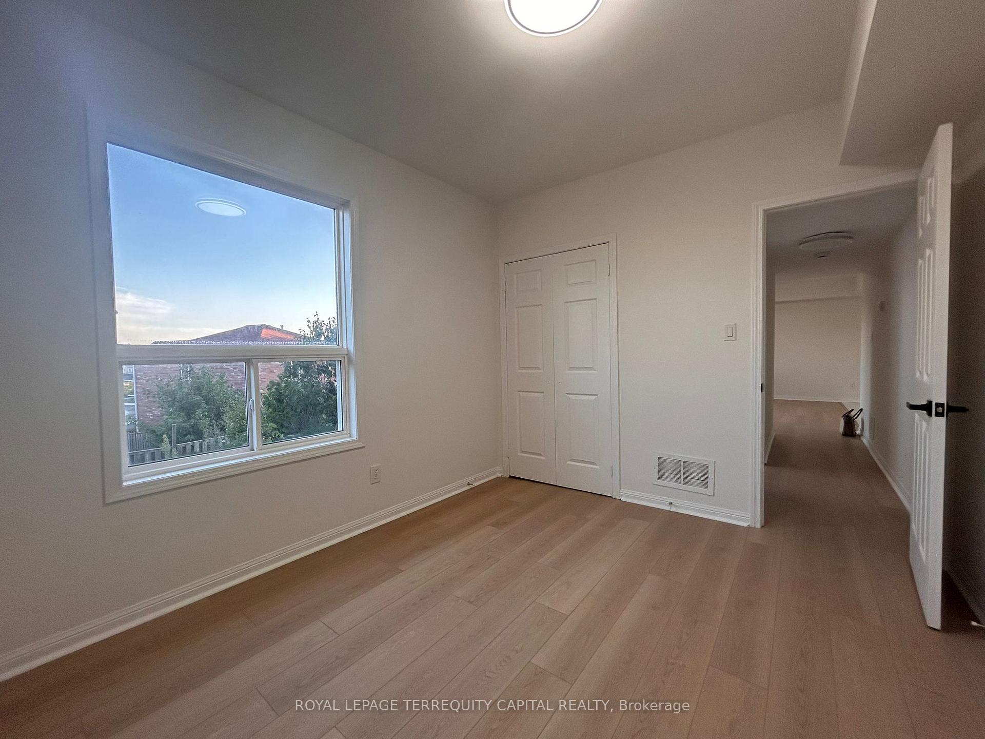 Photo 7 of Unit B, 353 Edgehill Drive, Barrie, Edgehill Drive — HOMEH