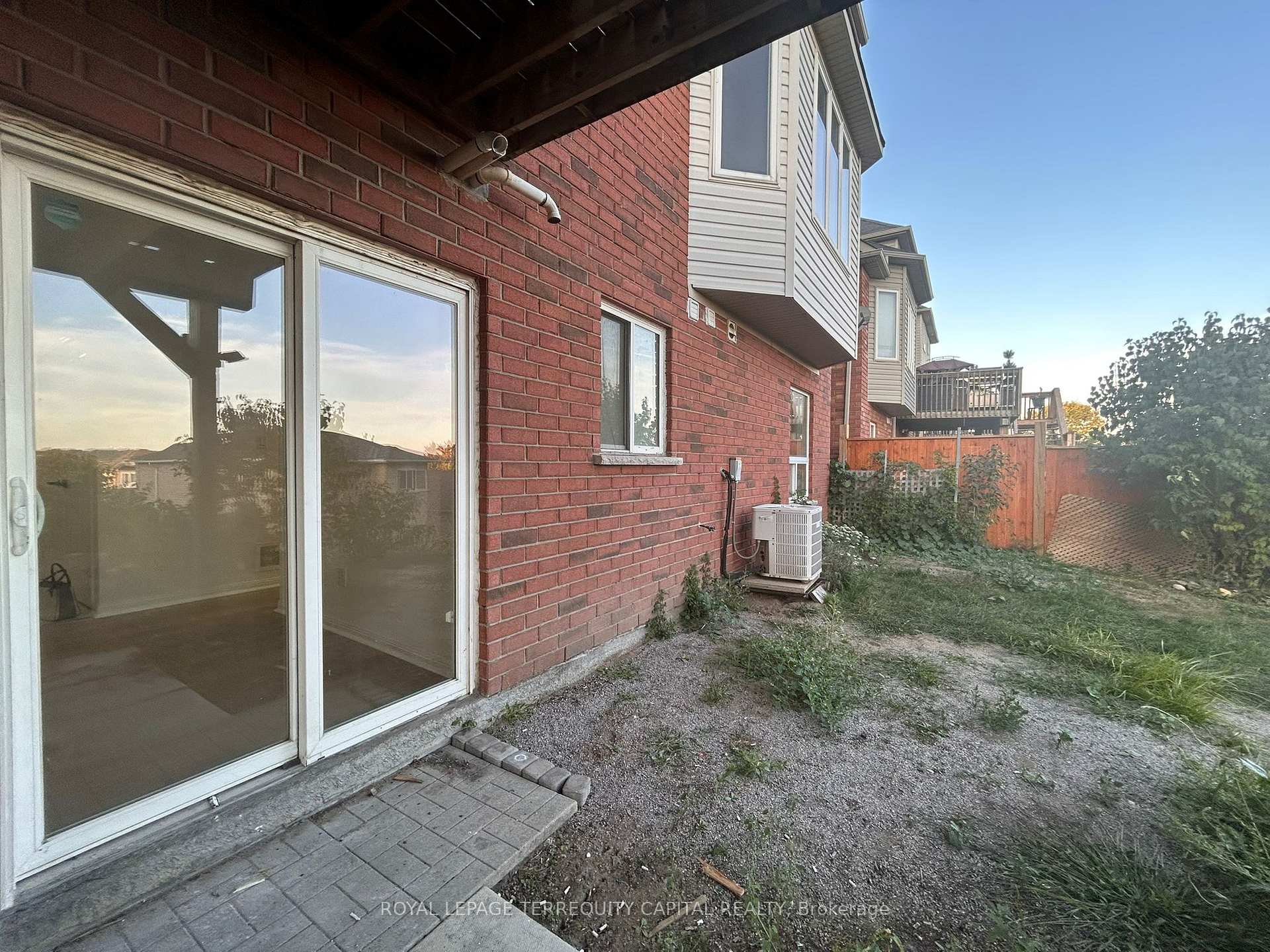 Photo 8 of Unit B, 353 Edgehill Drive, Barrie, Edgehill Drive — HOMEH