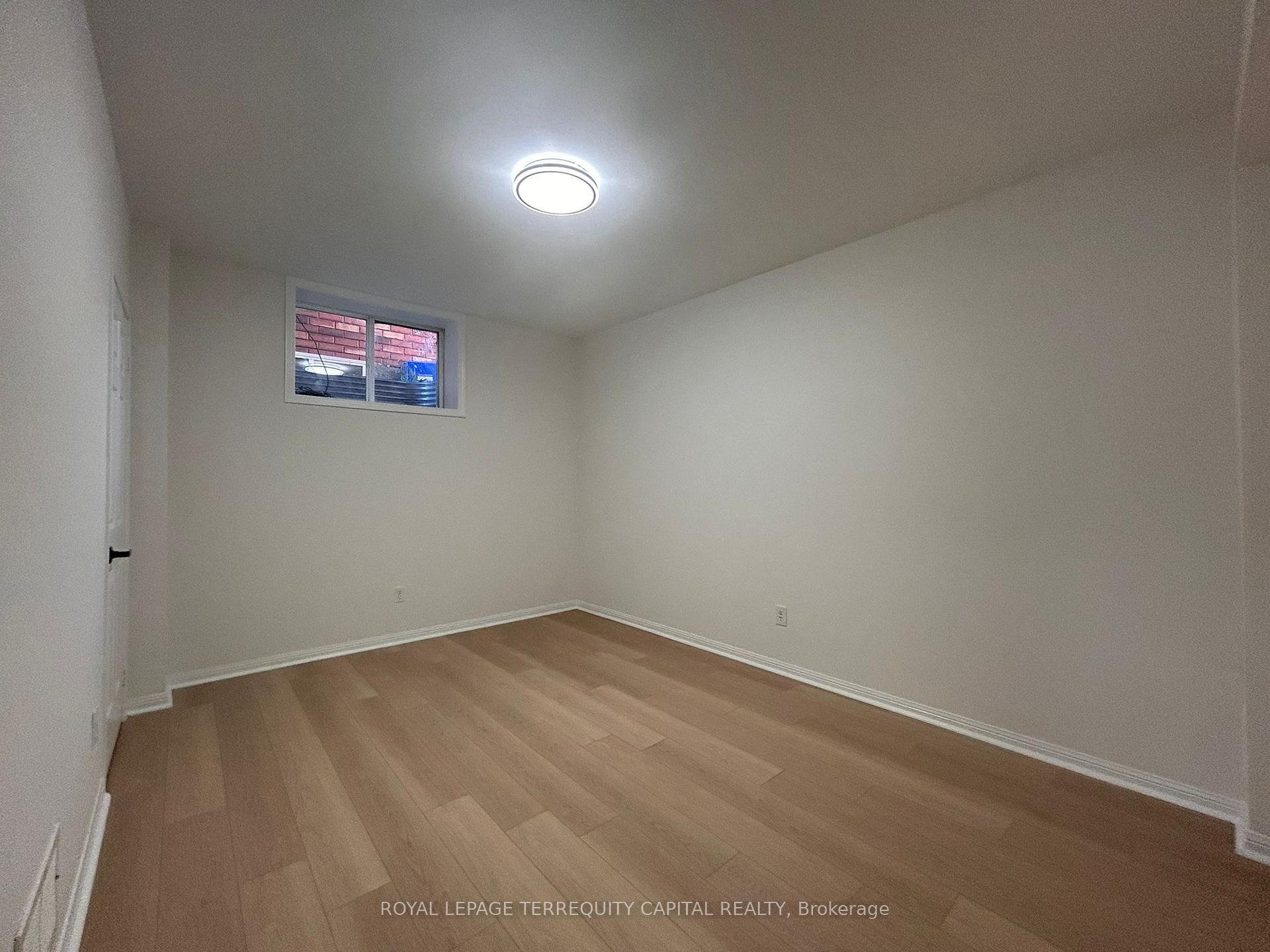Photo 12 of Unit B, 353 Edgehill Drive, Barrie, Edgehill Drive — HOMEH