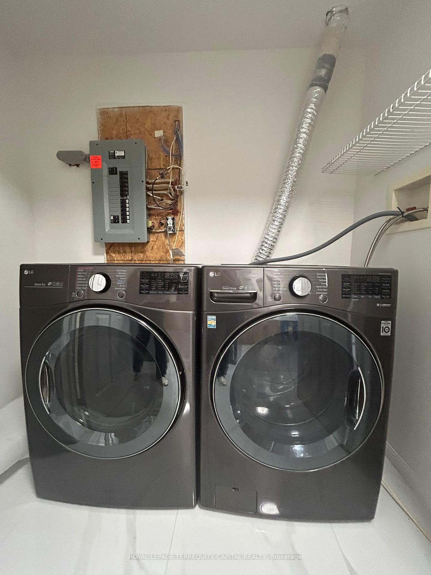 Photo 13 of Unit B, 353 Edgehill Drive, Barrie, Edgehill Drive — HOMEH