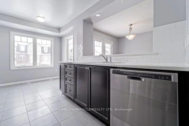Photo 18 of 43 Colonel Frank Cheng Crescent, Brampton, Fletcher's West — HOMEH