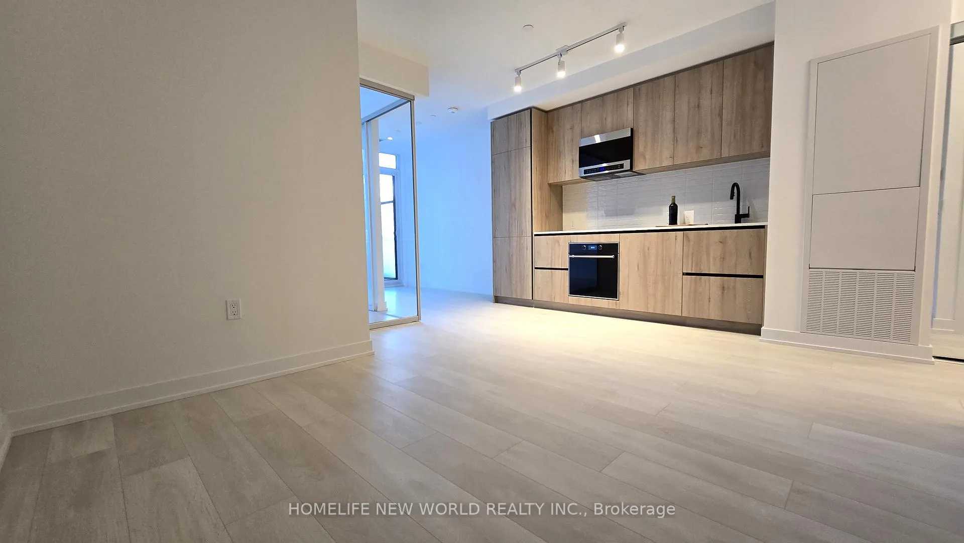 Front of Unit 609, 127 Broadway Avenue