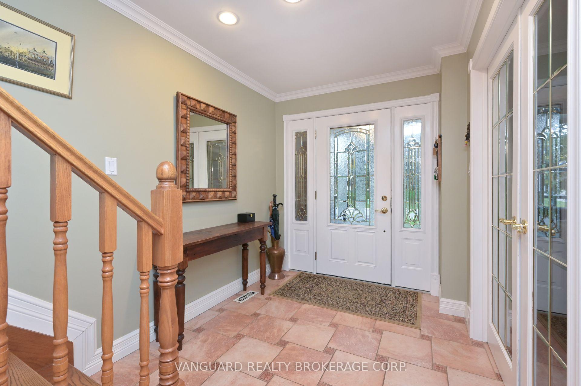 Photo 4 of 279 Bell Air Drive, Caledon, Bolton East — HOMEH