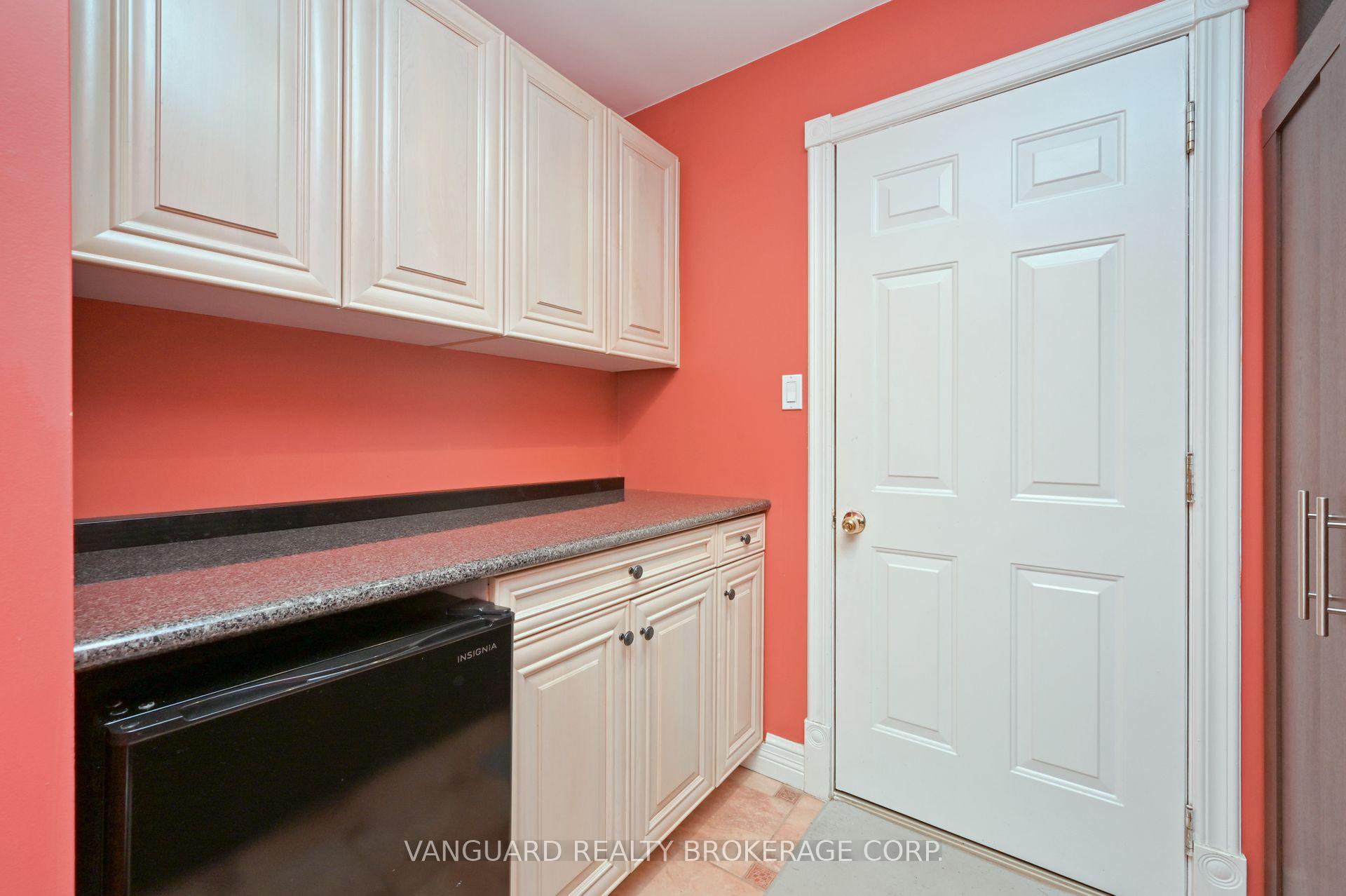 Photo 12 of 279 Bell Air Drive, Caledon, Bolton East — HOMEH