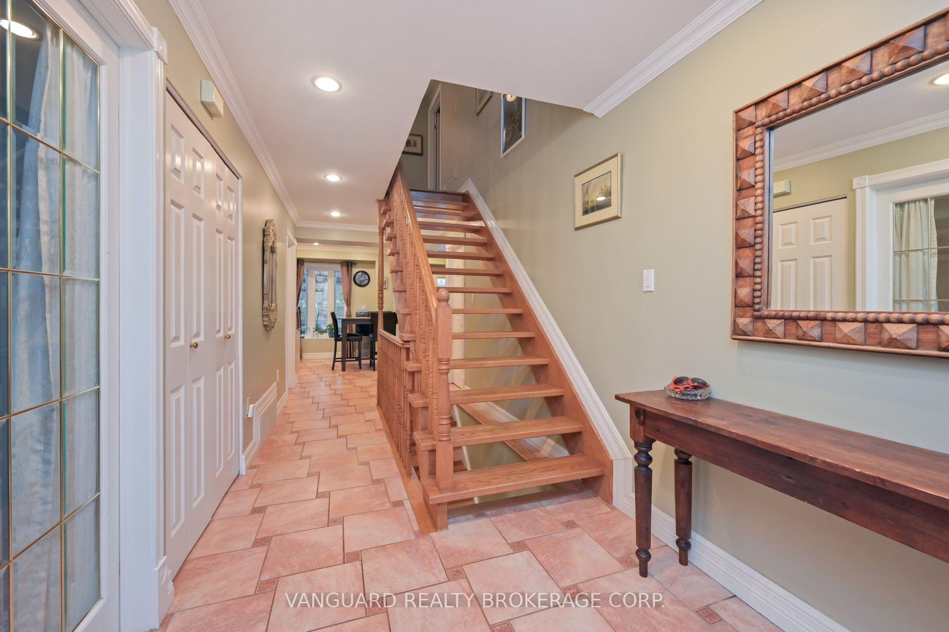 Photo 13 of 279 Bell Air Drive, Caledon, Bolton East — HOMEH