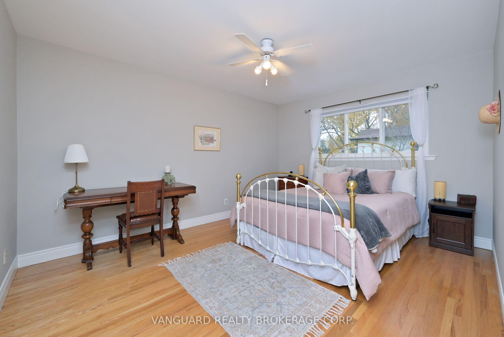 Photo 16 of 279 Bell Air Drive, Caledon, Bolton East — HOMEH