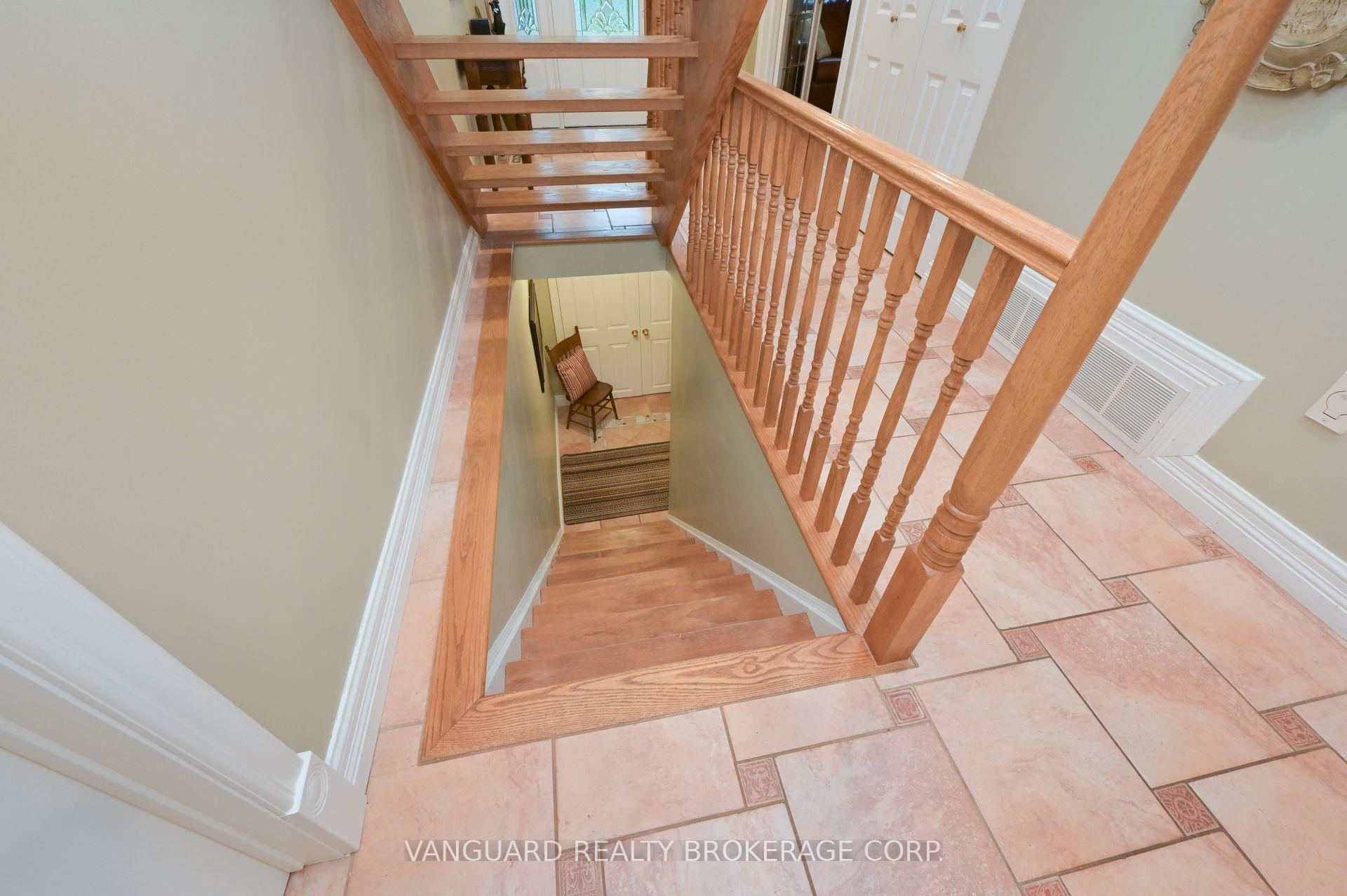 Photo 21 of 279 Bell Air Drive, Caledon, Bolton East — HOMEH