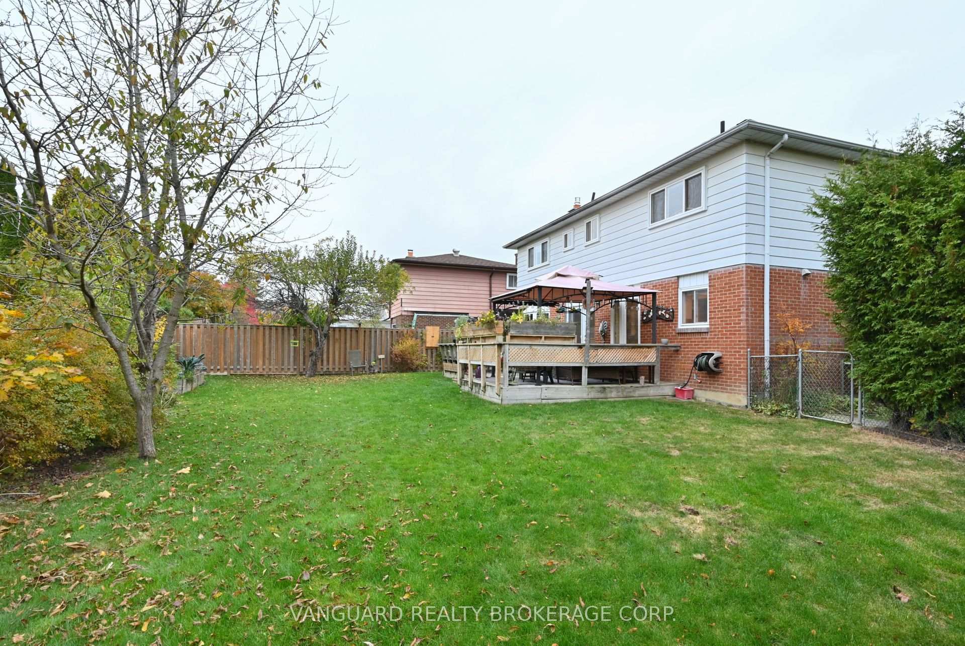 Photo 30 of 279 Bell Air Drive, Caledon, Bolton East — HOMEH