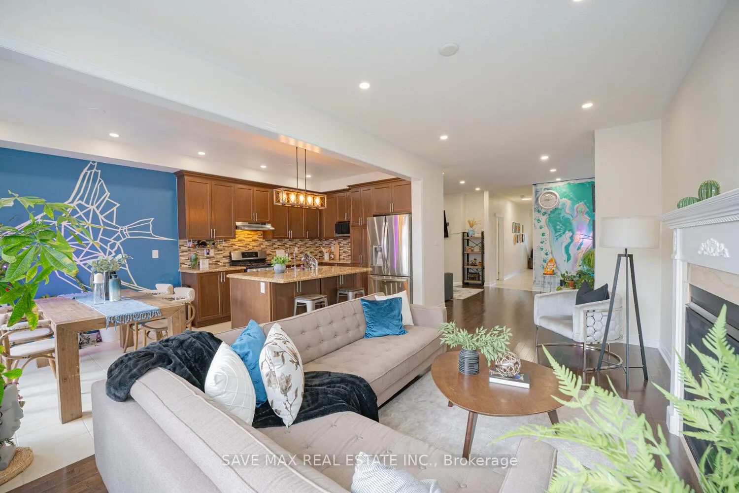 Photo 11 of 61 Edinburgh Drive, Brampton, Bram West — HOMEH