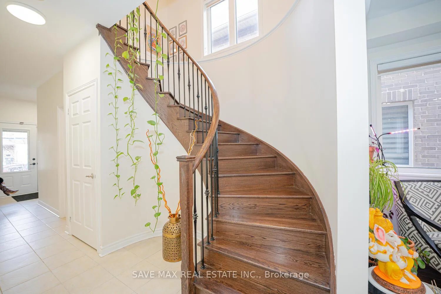 Photo 18 of 61 Edinburgh Drive, Brampton, Bram West — HOMEH