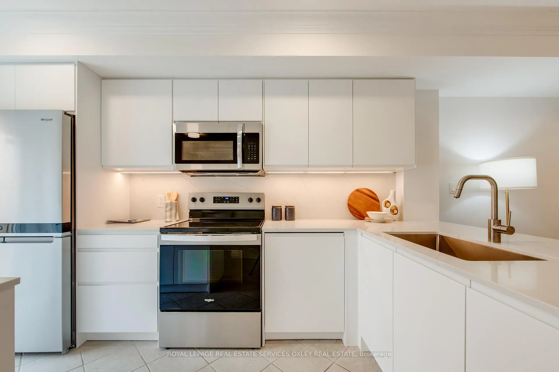 Photo 5 of Unit 15, 151 Merton Street, Toronto, Mount Pleasant West — HOMEH