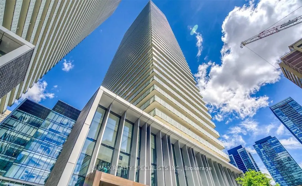 Front of Unit 3007, 50 Charles Street E