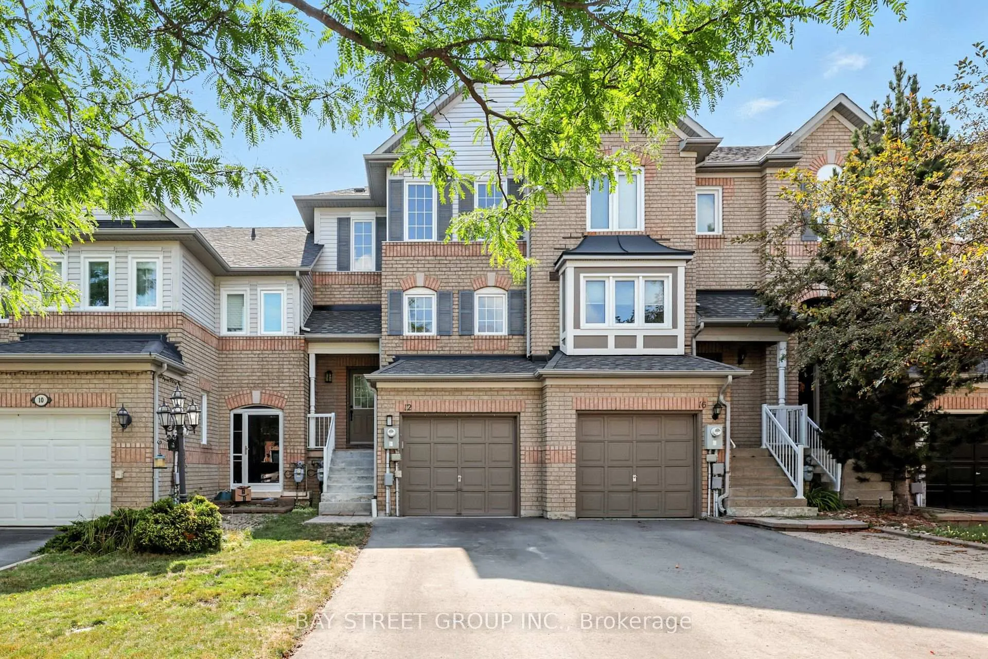 Photo 2 of 12 Stiles Avenue W, Aurora, Bayview Wellington — HOMEH
