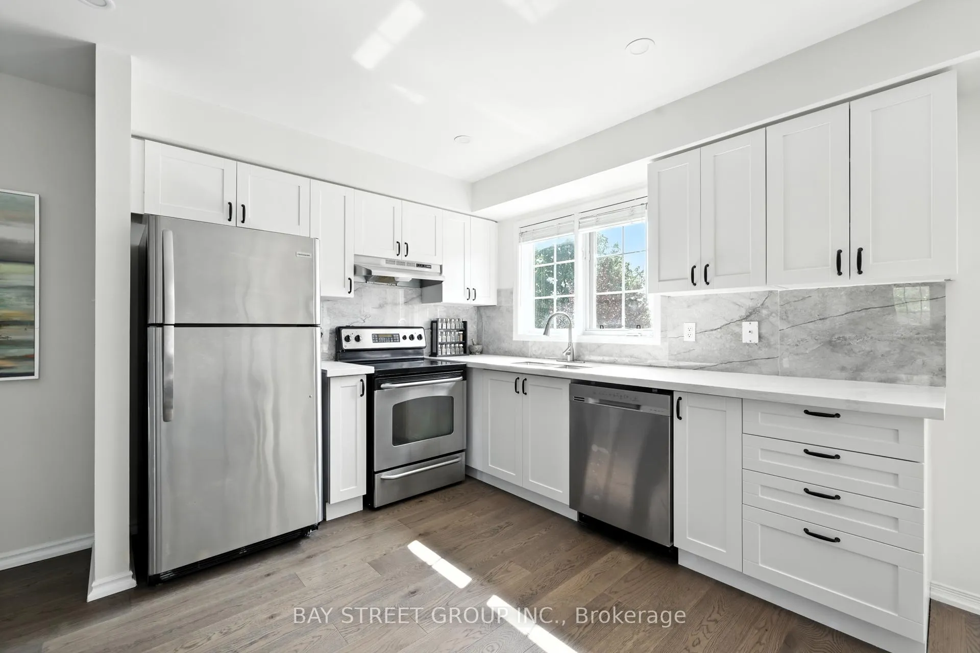 Photo 5 of 12 Stiles Avenue W, Aurora, Bayview Wellington — HOMEH
