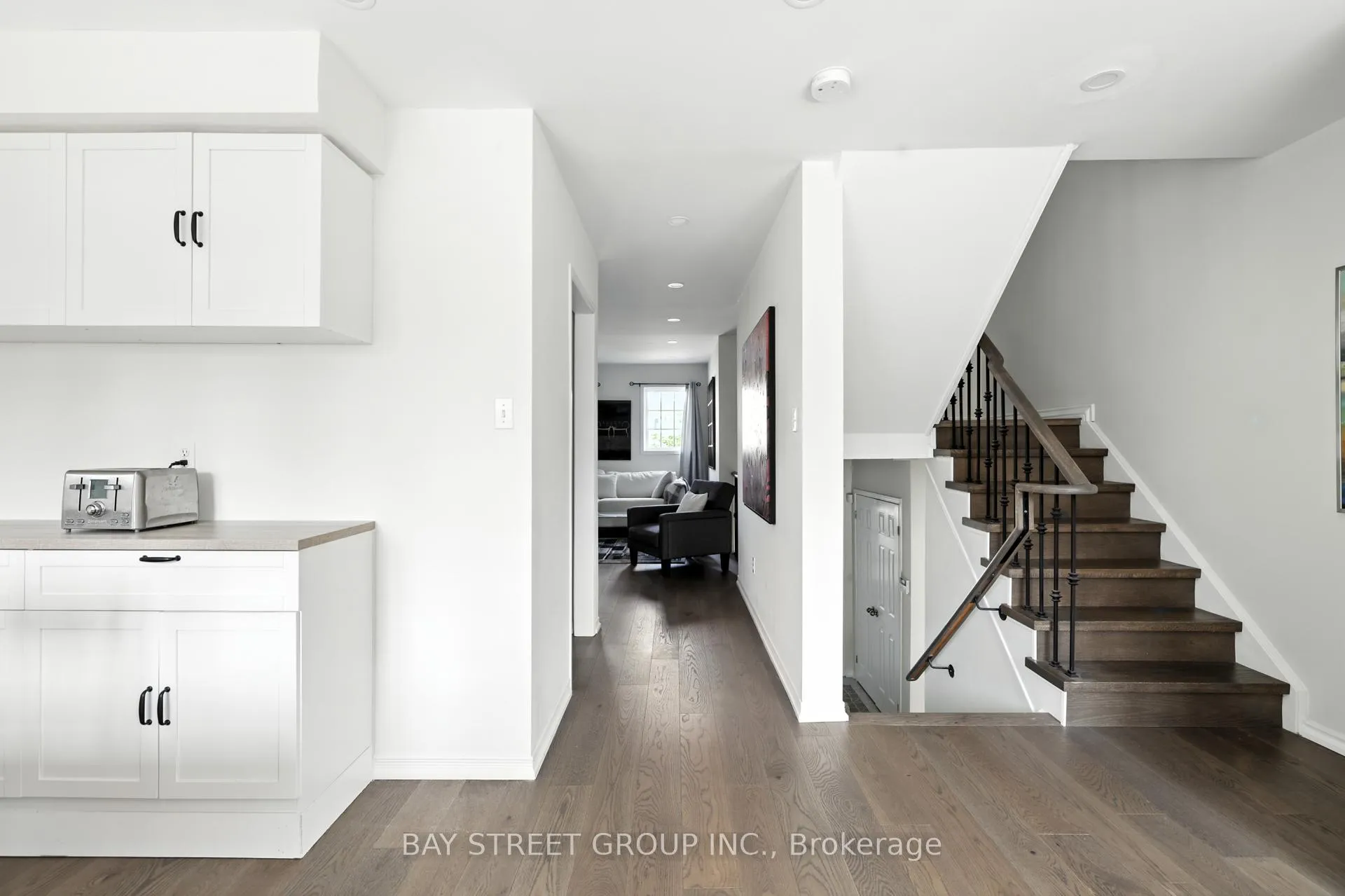 Photo 6 of 12 Stiles Avenue W, Aurora, Bayview Wellington — HOMEH