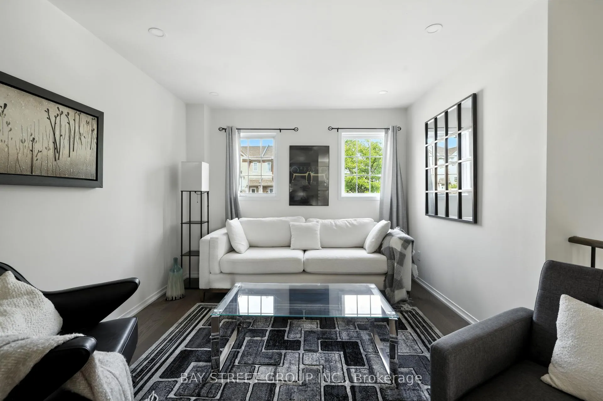 Photo 8 of 12 Stiles Avenue W, Aurora, Bayview Wellington — HOMEH