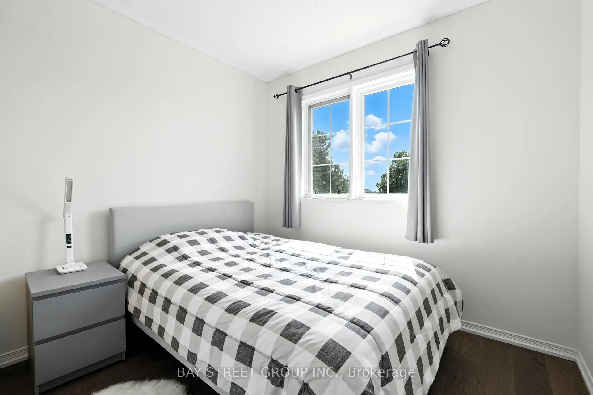 Photo 10 of 12 Stiles Avenue W, Aurora, Bayview Wellington — HOMEH