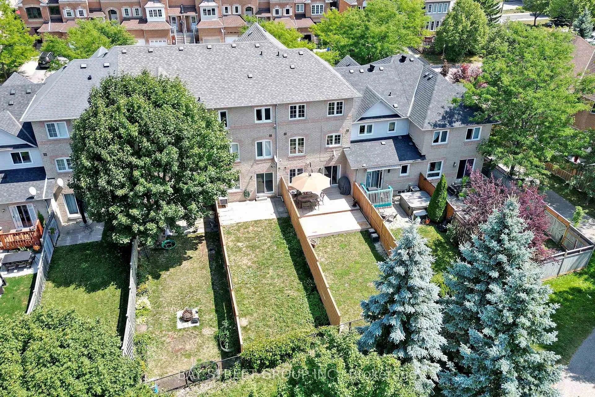 Photo 17 of 12 Stiles Avenue W, Aurora, Bayview Wellington — HOMEH