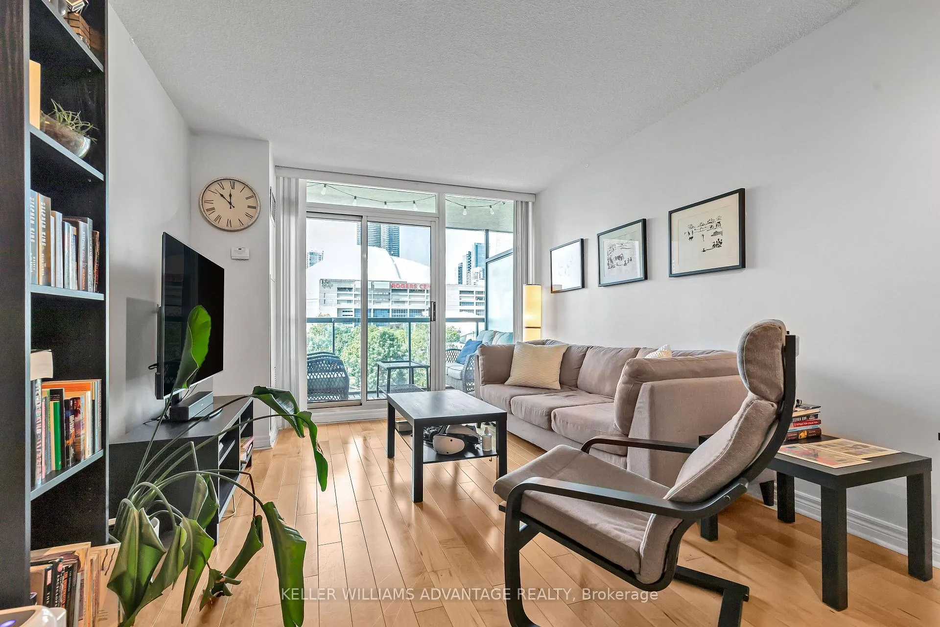 Photo 3 of Unit 516, 51 Lower Simcoe Street, Toronto, Waterfront Communities — HOMEH