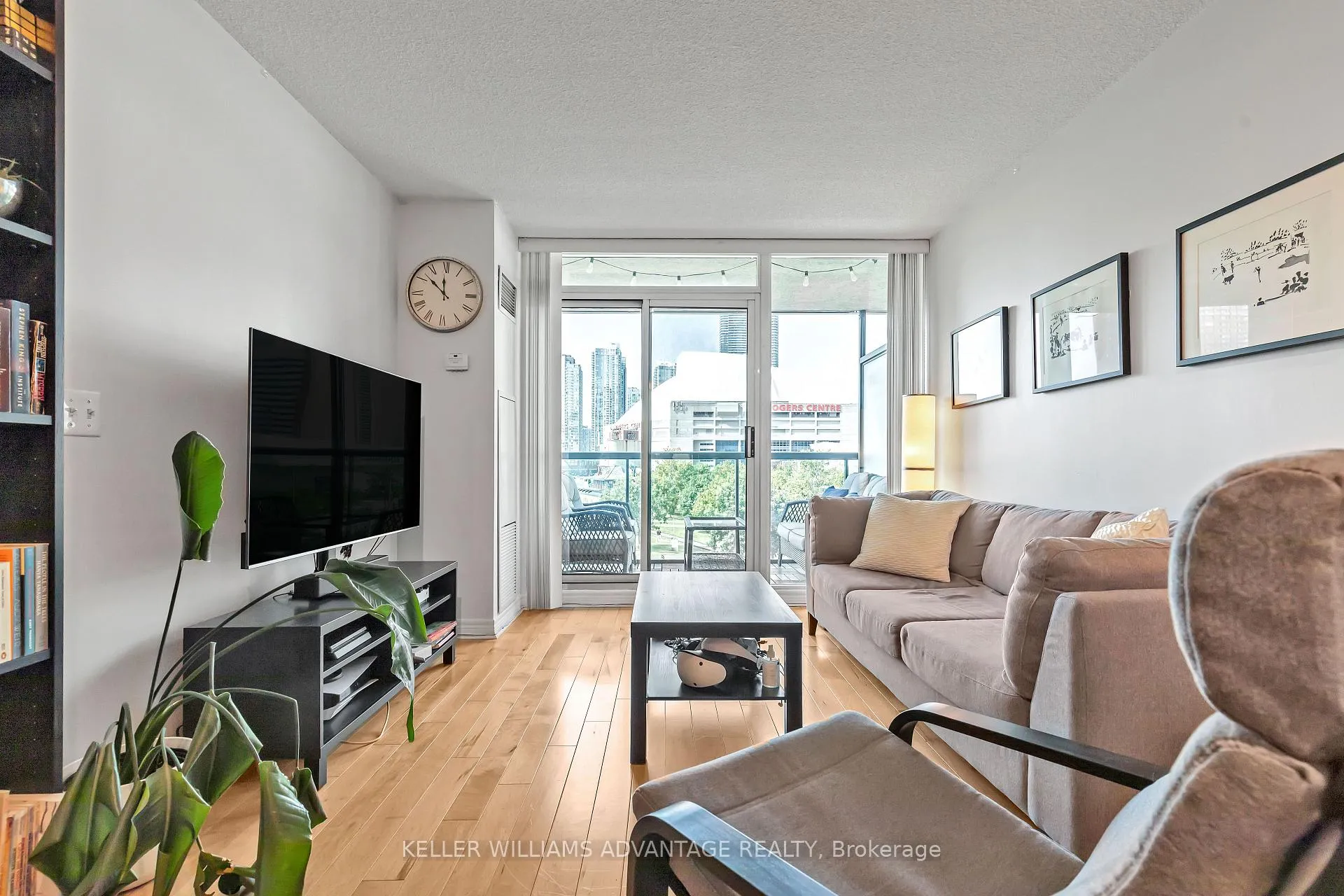 Photo 4 of Unit 516, 51 Lower Simcoe Street, Toronto, Waterfront Communities — HOMEH
