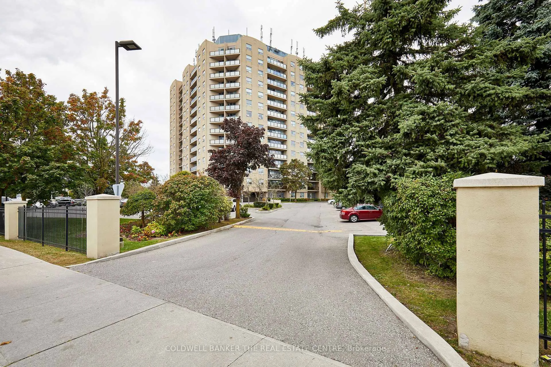 Photo 2 of Unit 401, 2 Westney Road N, Ajax, Central West — HOMEH